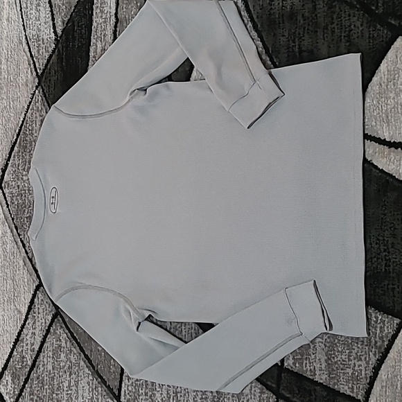 UNDER ARMOUR LOOSE COLDGEAR THERMAL LONG-SLEEVE GRAY SHIRT - Picture 8 of 10